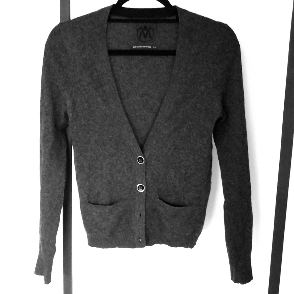 100% cashmere grey sweater